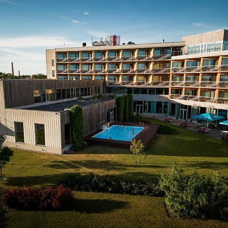 Georg Ots Spa Hotel กูรัซซาเร ภายนอก รูปภาพ