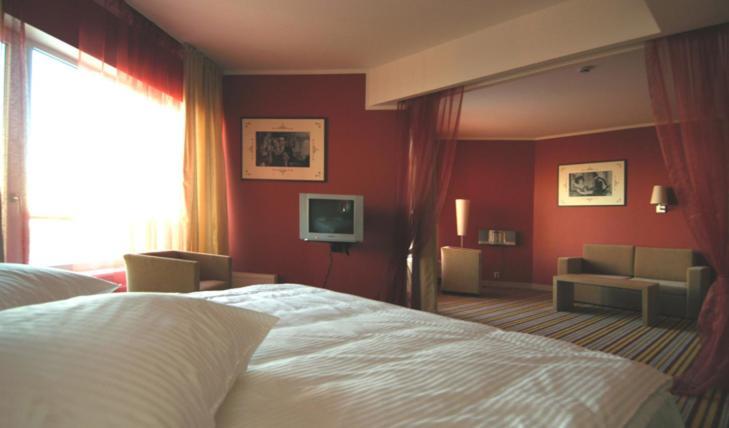 Georg Ots Spa Hotel กูรัซซาเร ห้อง รูปภาพ