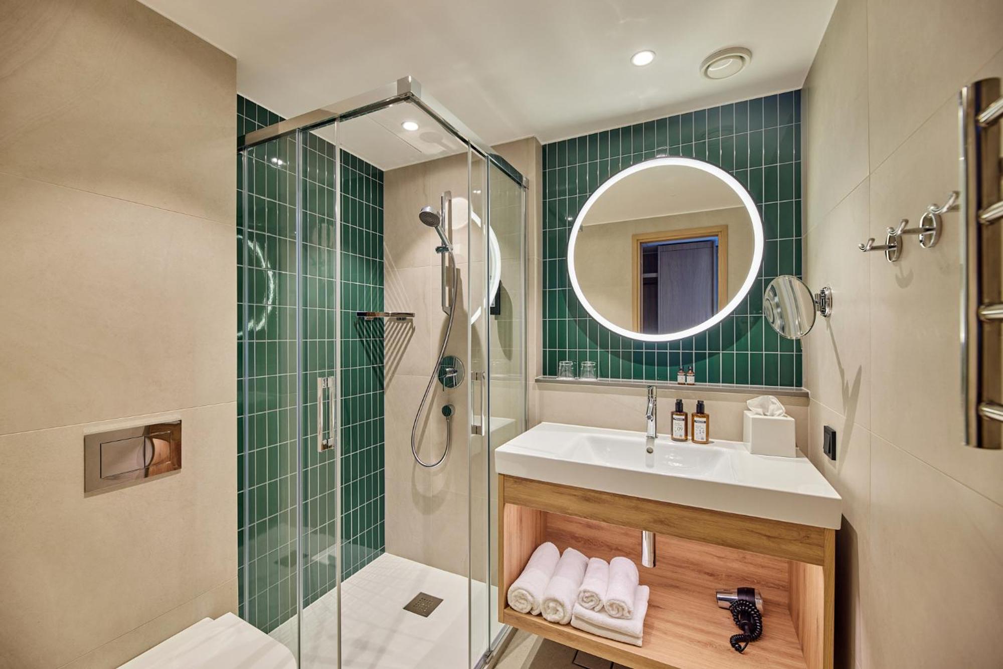 Georg Ots Spa Hotel กูรัซซาเร ภายนอก รูปภาพ